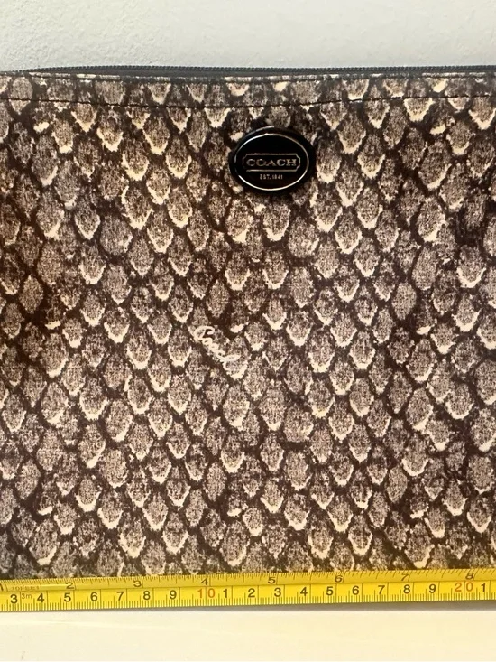Coach Snakeskin print Zip Makeup pouch Brown and Cream Tones - Picture 3 of 7